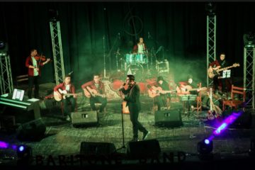 کنسرت خیریه گروه موسیقی باریتون در استهبان برگزار شد .