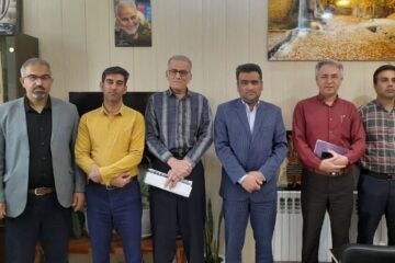 دیدار  مدیر و پرسنل بنیاد مسکن با فرماندار استهبان